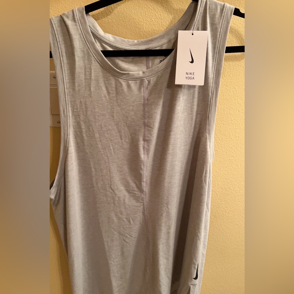 Men’s Nike shirt